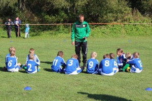 开云体育全站-乌鸦防线表现完美，对手几乎无解，乌鸦攻击什么