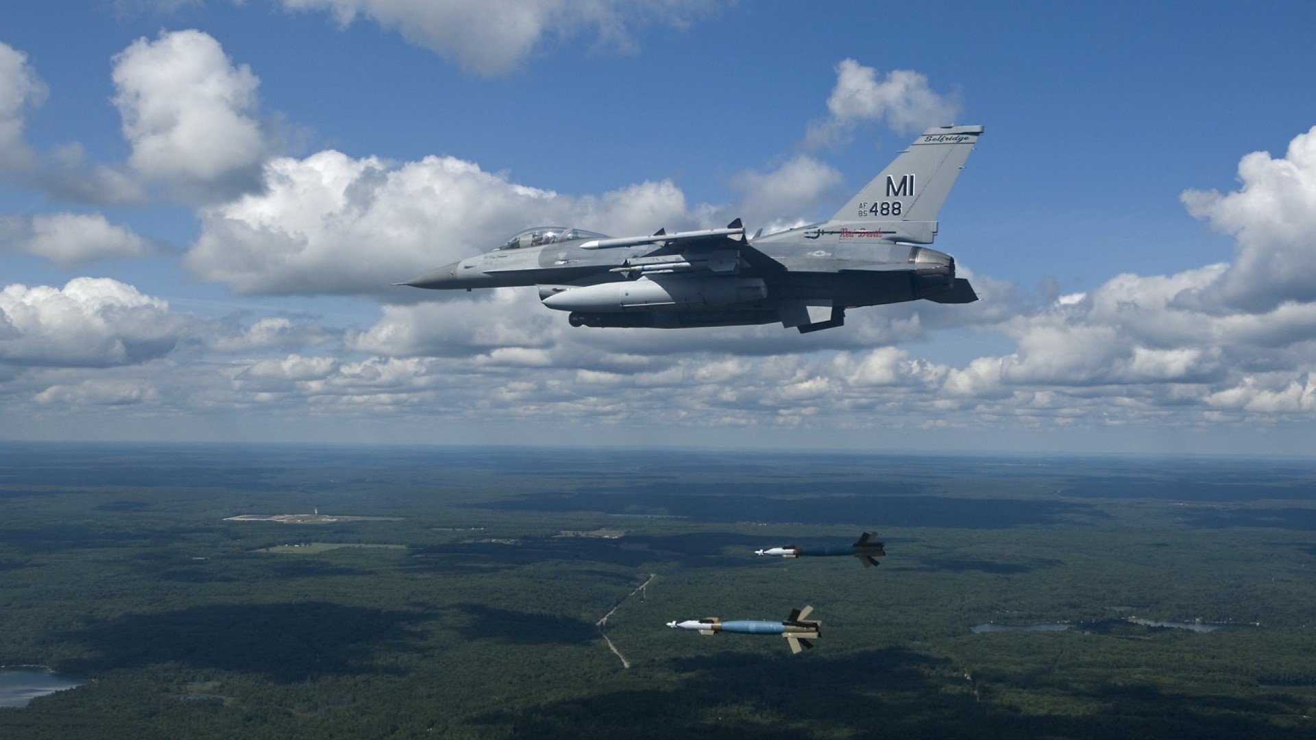 “缆绳滑水：东桃花岛赛场带来无限速度与挑战”